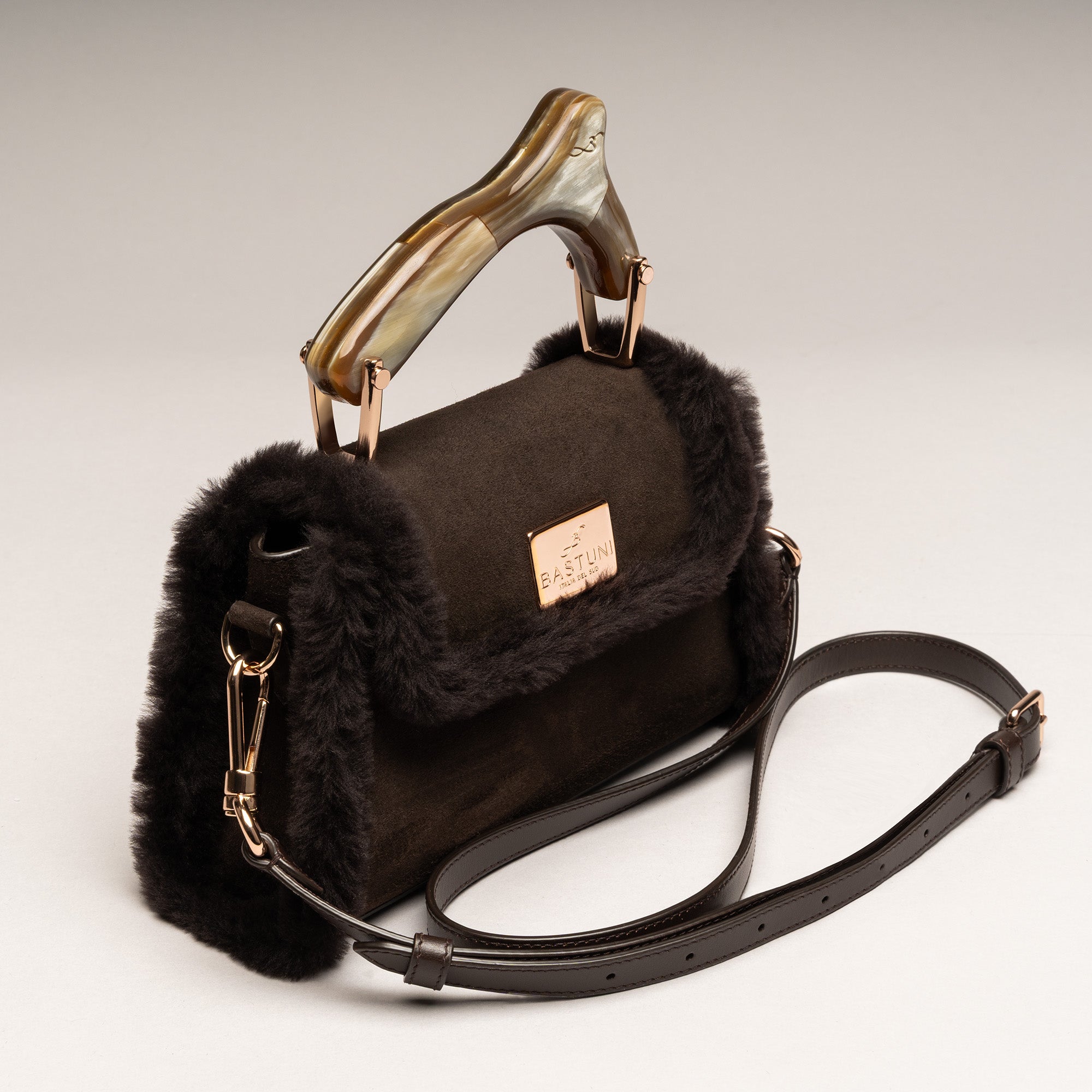 CHIONE TESTA DI MORO - Borsa in montone con manico in corno