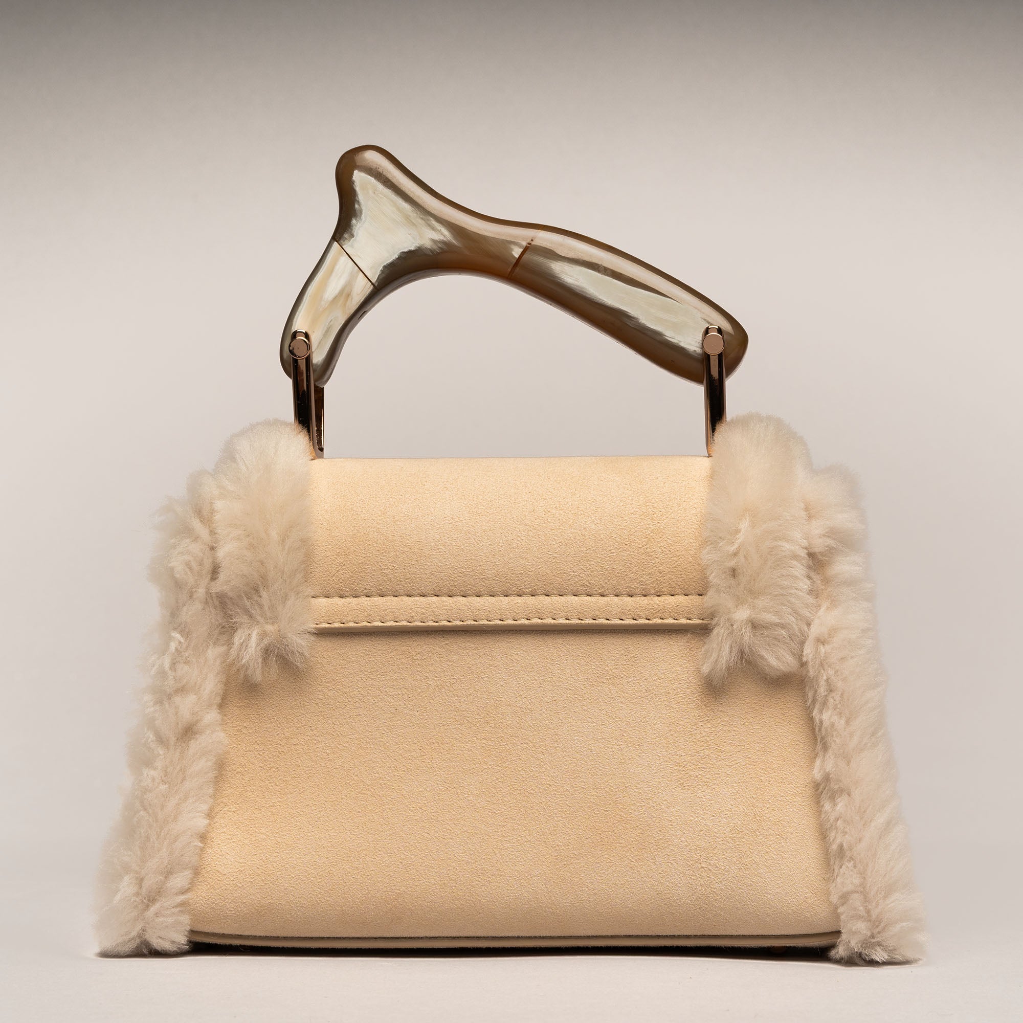 CHIONE CACHA - Borsa in montone con manico in corno