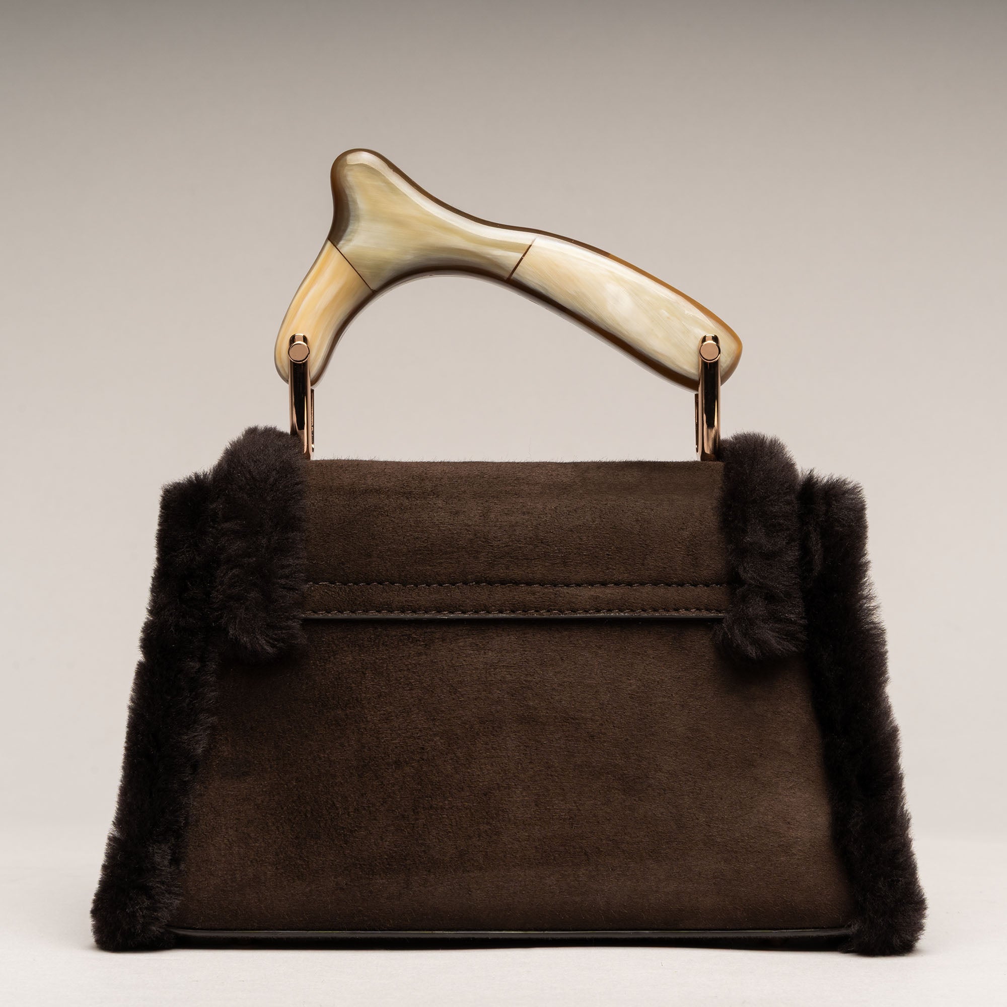 CHIONE TESTA DI MORO - Borsa in montone con manico in corno